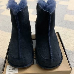 NWT UGGs Infant Large (6/7 or 18-24 months)